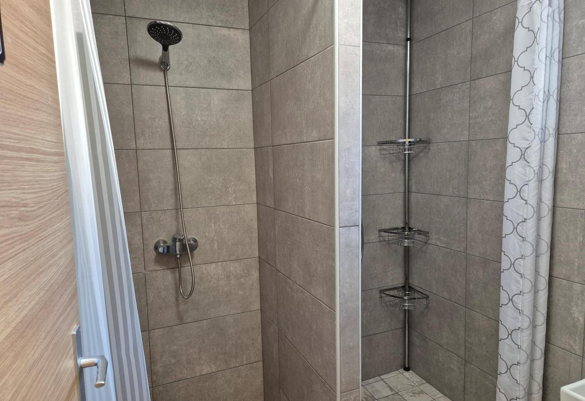Bled Lesce Station Rooms And Beds Ngoại thất bức ảnh