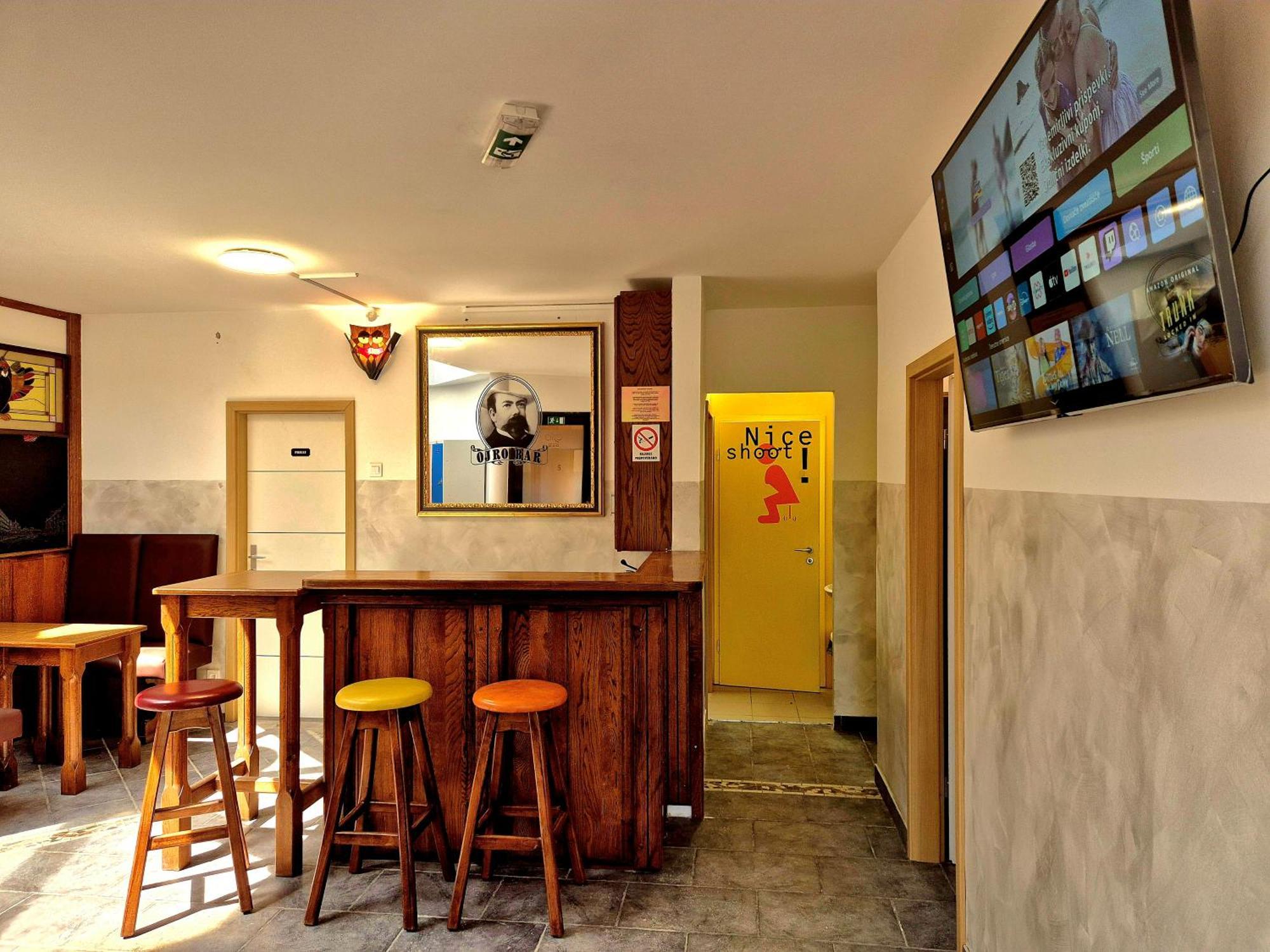 Bled Lesce Station Rooms And Beds Ngoại thất bức ảnh