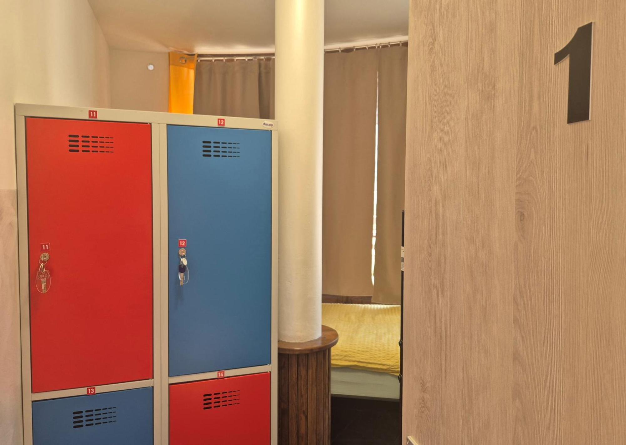 Bled Lesce Station Rooms And Beds Ngoại thất bức ảnh