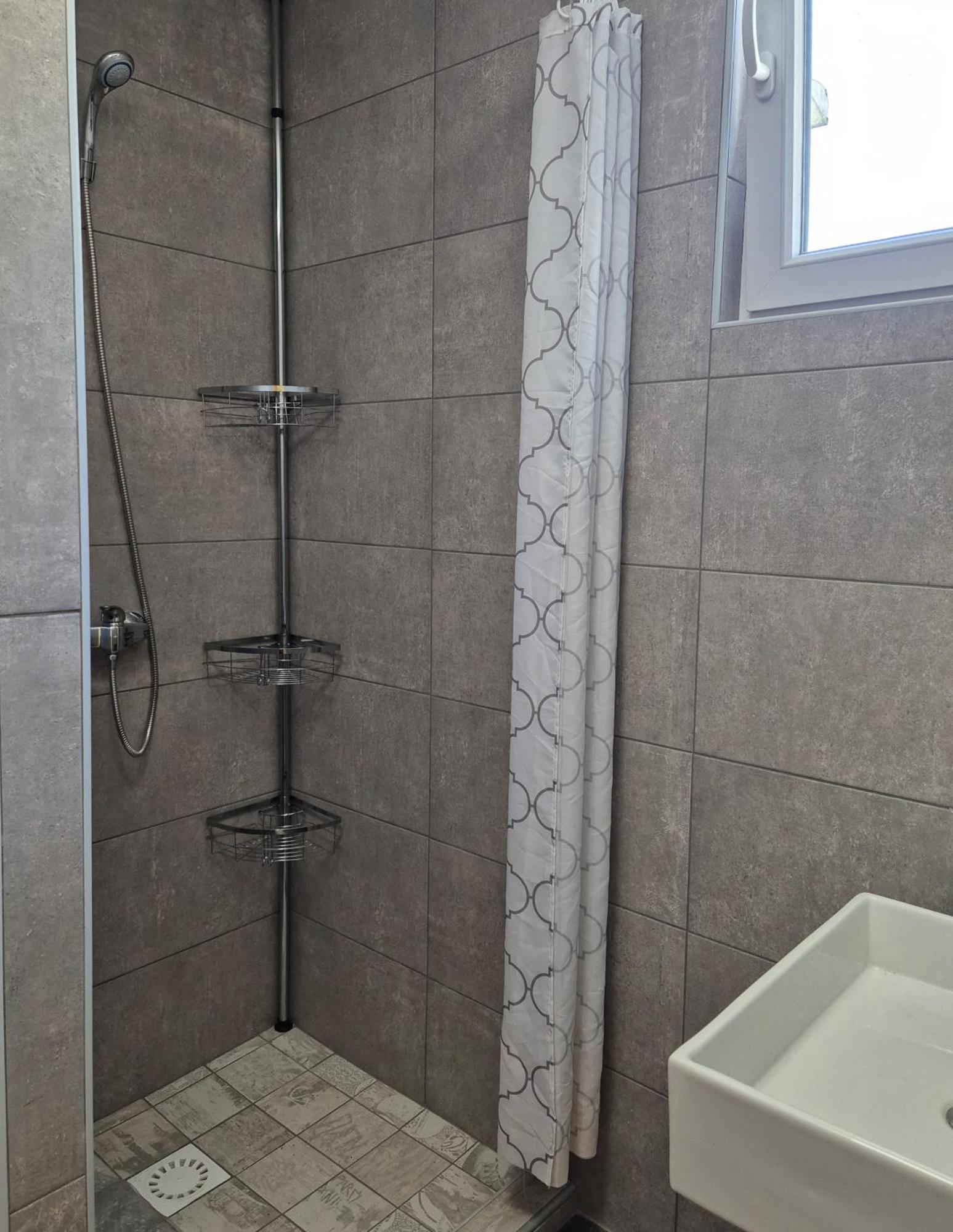 Bled Lesce Station Rooms And Beds Ngoại thất bức ảnh