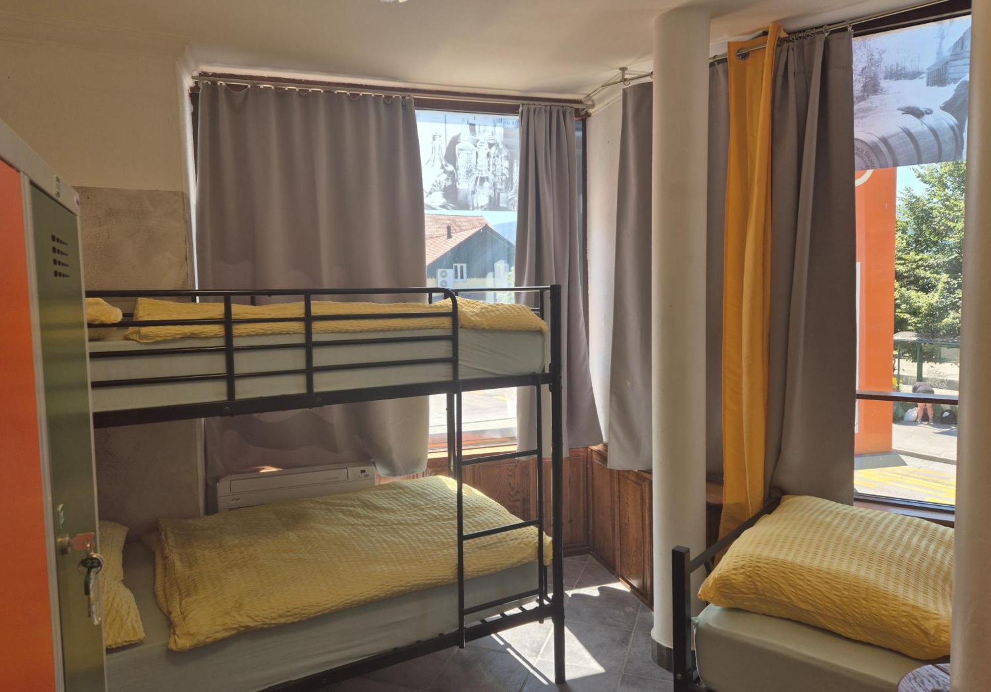Bled Lesce Station Rooms And Beds Ngoại thất bức ảnh